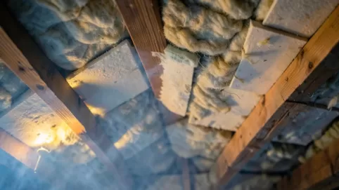 Czym ocieplić strop na strychu