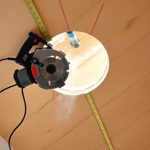 Jak wyciąć otwór w stropie na schody