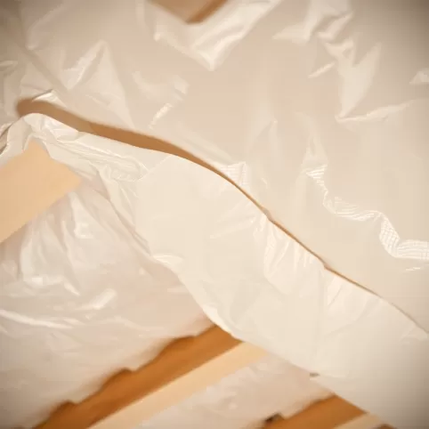 Jaka folia do ocieplenia stropu drewnianego